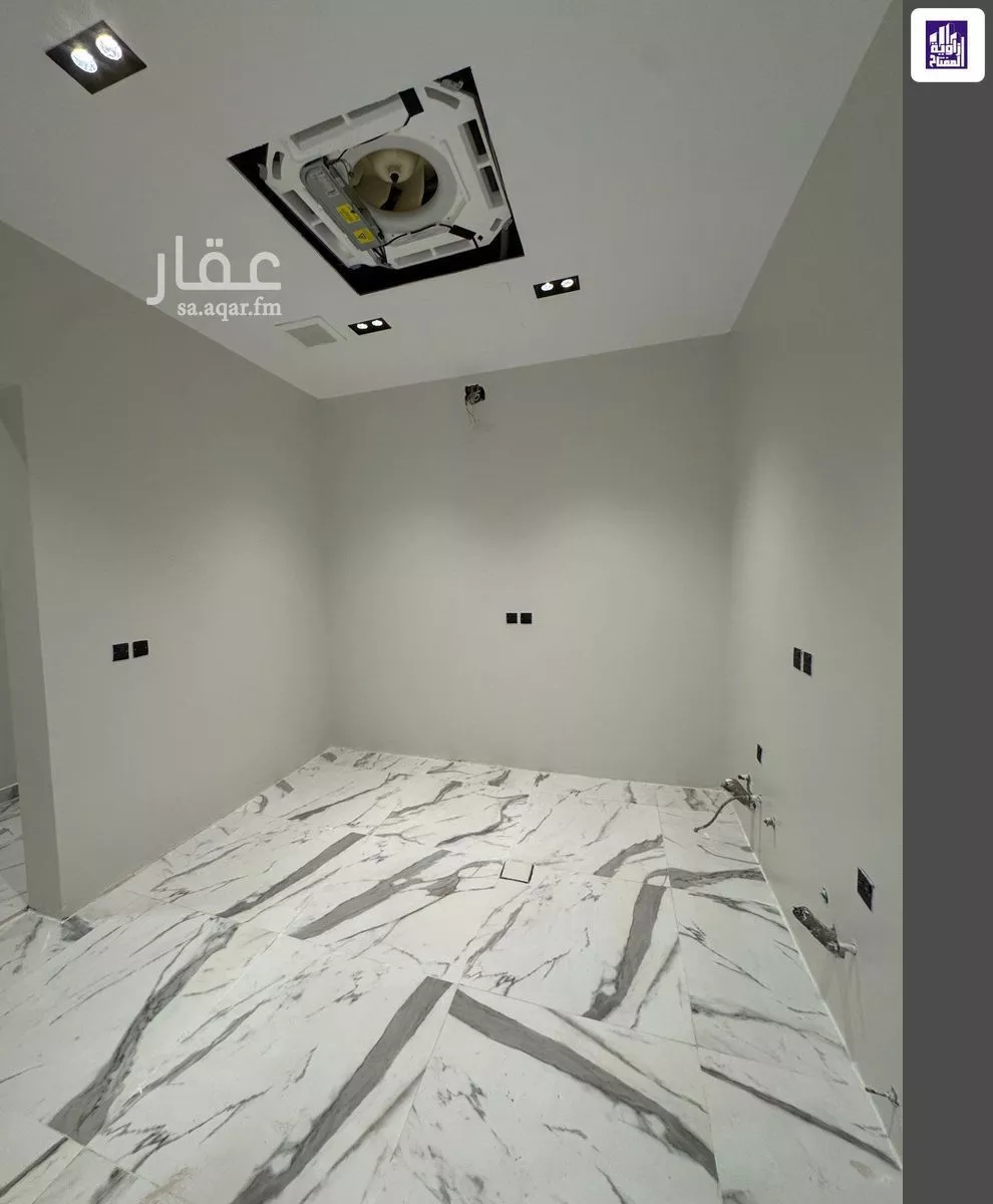 4 bedroom floor in Al Janadriyah 6