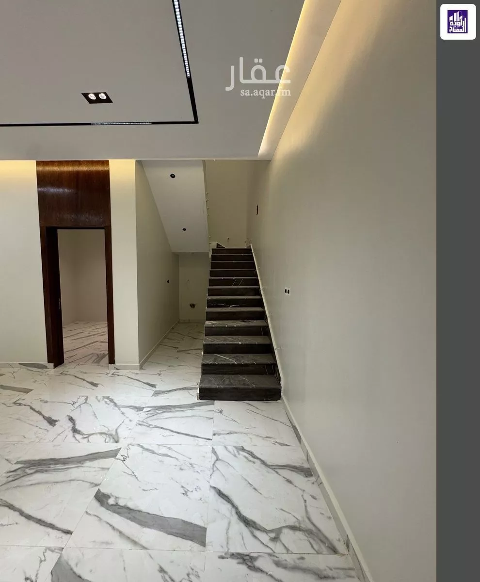 4 bedroom floor in Al Janadriyah 8