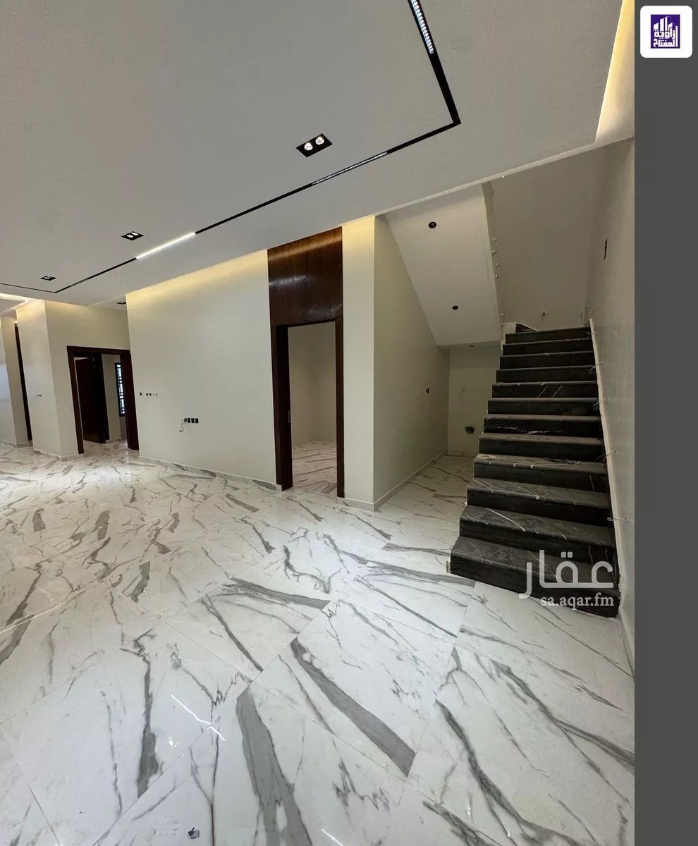 4 bedroom floor in Al Janadriyah 9