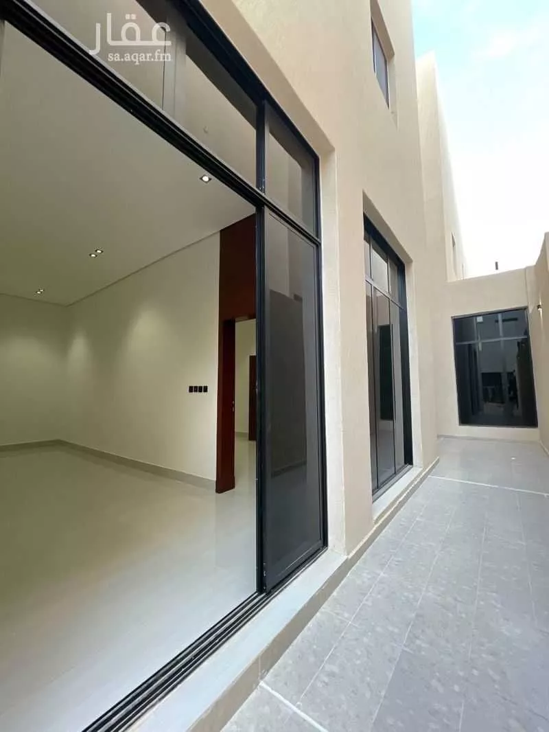 5 bedroom floor in Al Janadriyah 11