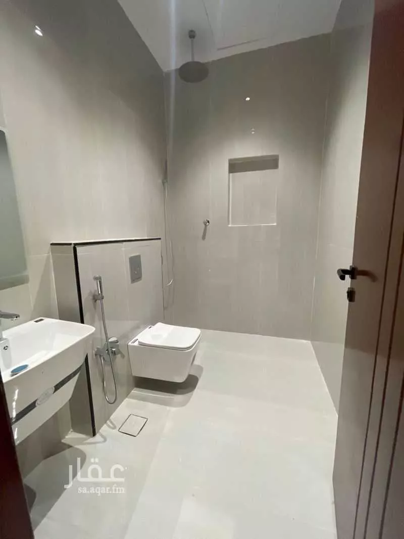 5 bedroom floor in Al Janadriyah 13