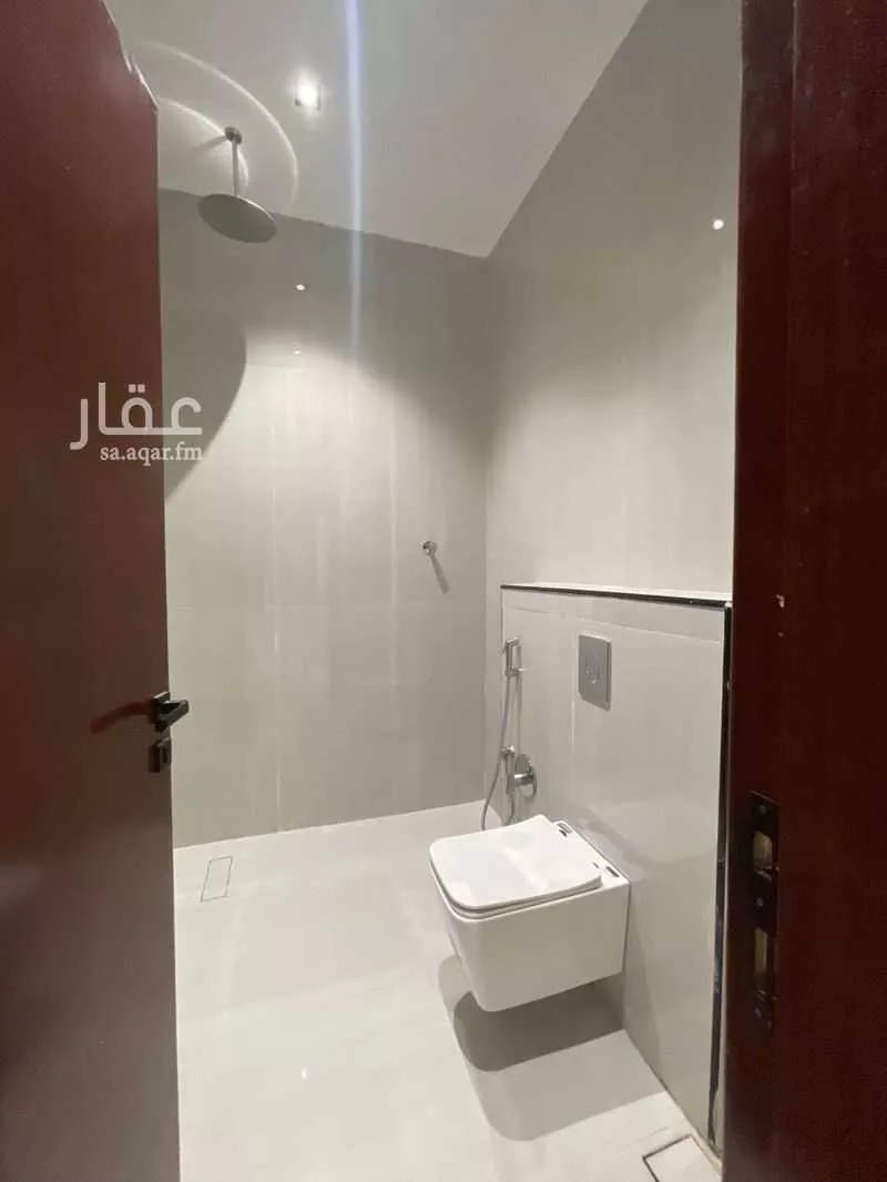 5 bedroom floor in Al Janadriyah 4