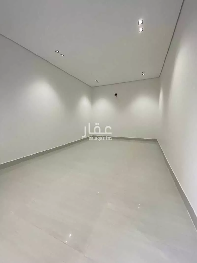 5 bedroom floor in Al Janadriyah 6