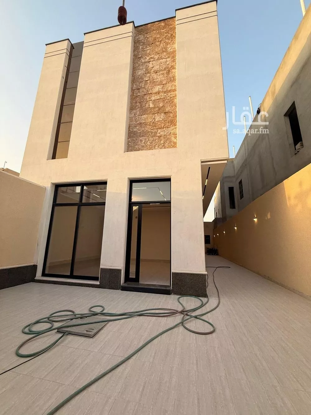 دور 4 غرف في الشرق 12