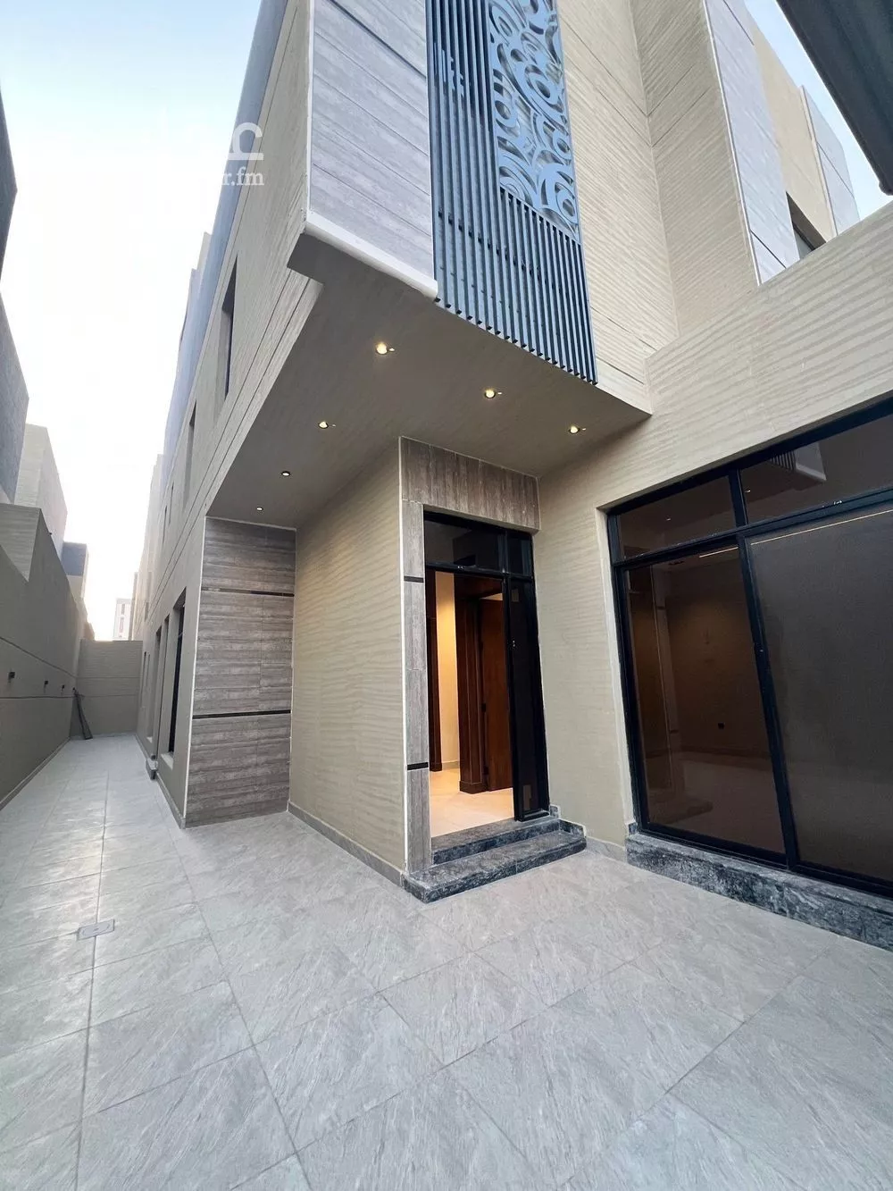 3 bedroom floor in Al Munsiyah 3