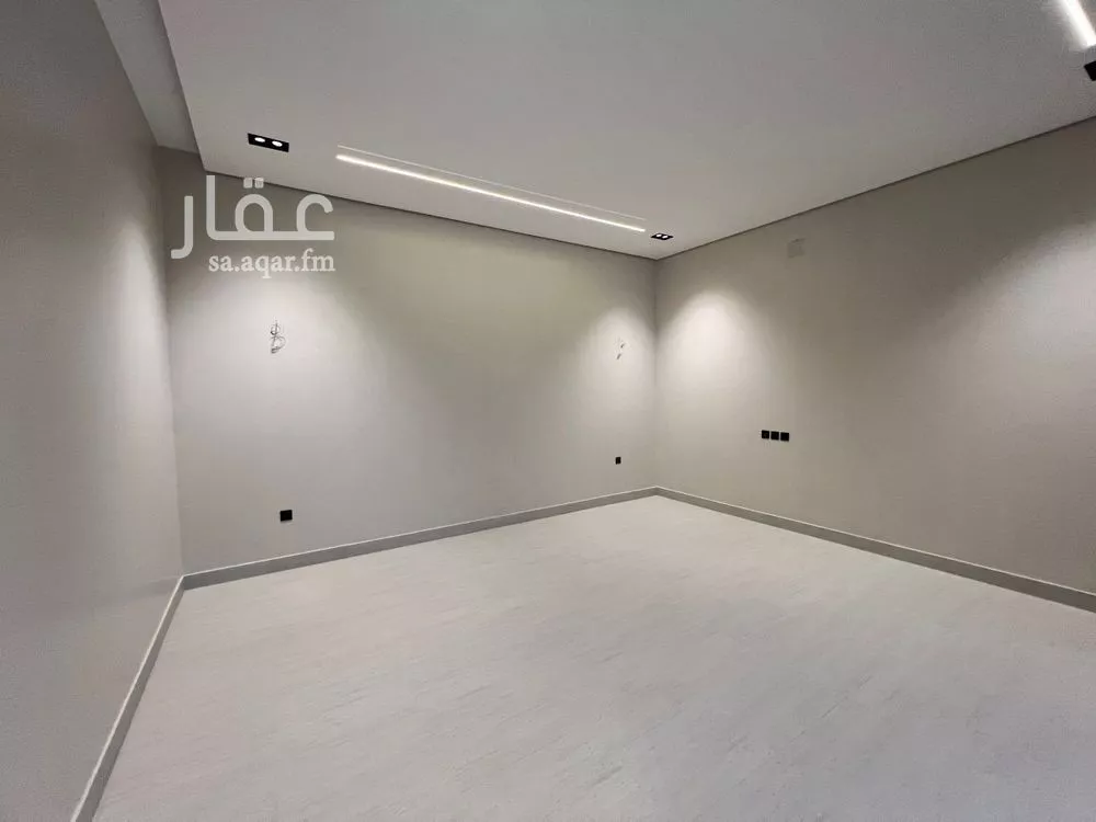 3 bedroom floor in Al Munsiyah 4