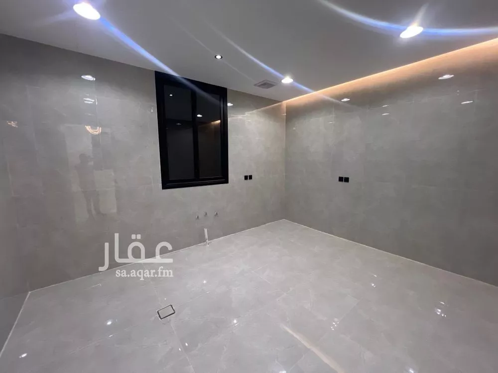 3 bedroom floor in Al Janadriyah 7
