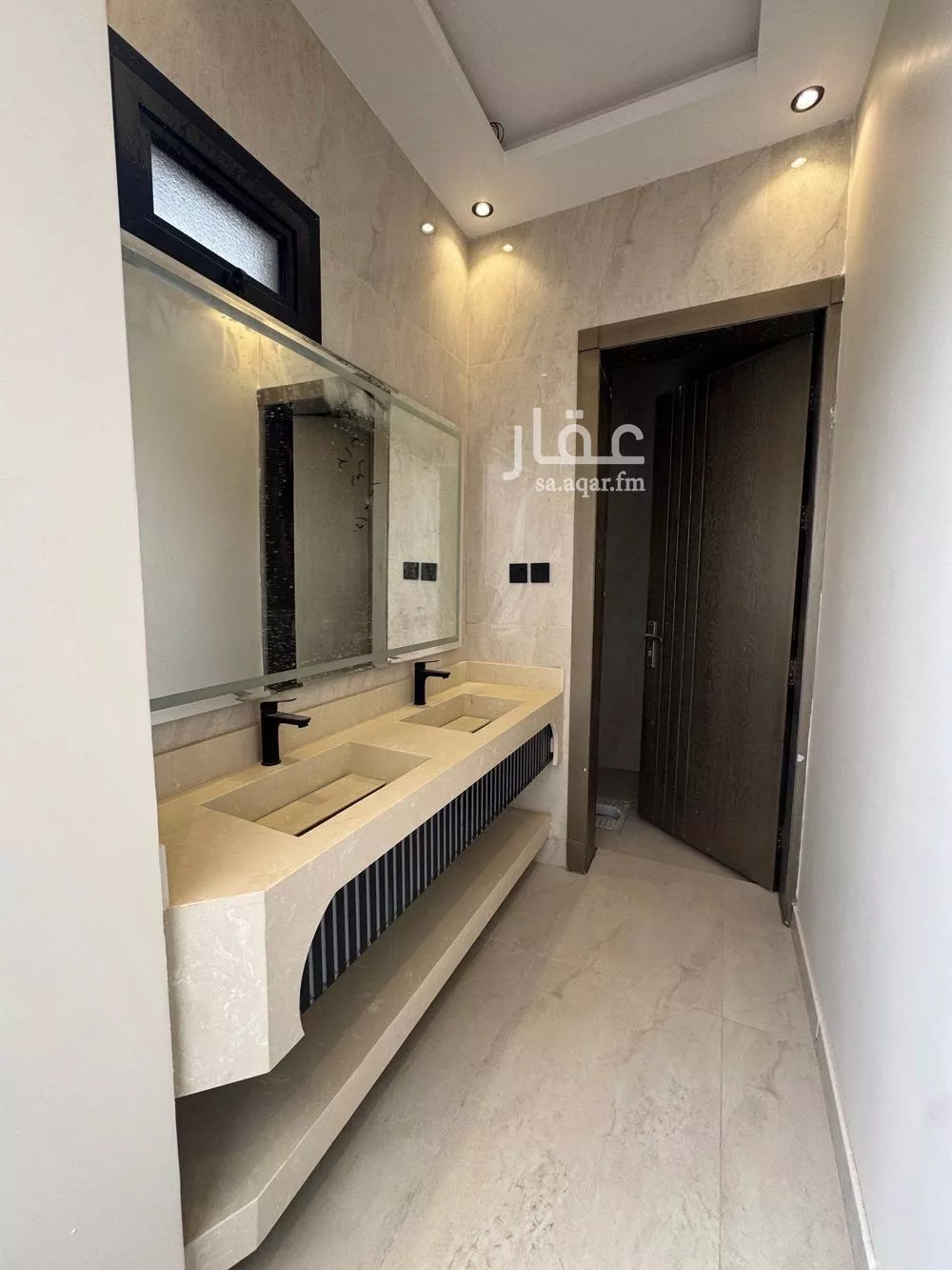 5 bedroom floor in Taibah 8