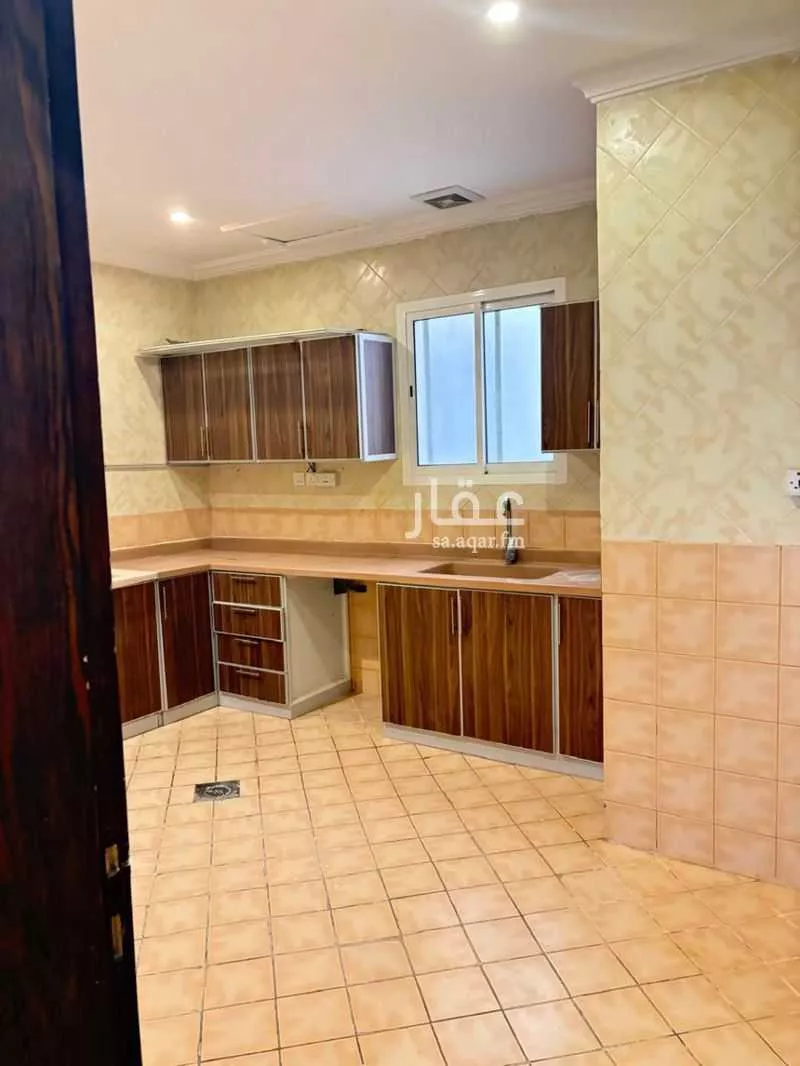 4 bedroom apartment in Hajar, Eastern Province 3
