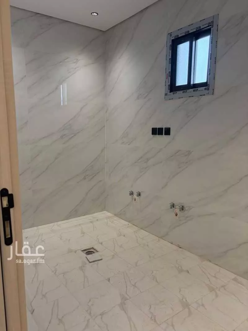 4 bedroom apartment in Al Ranuna, Madinah 11