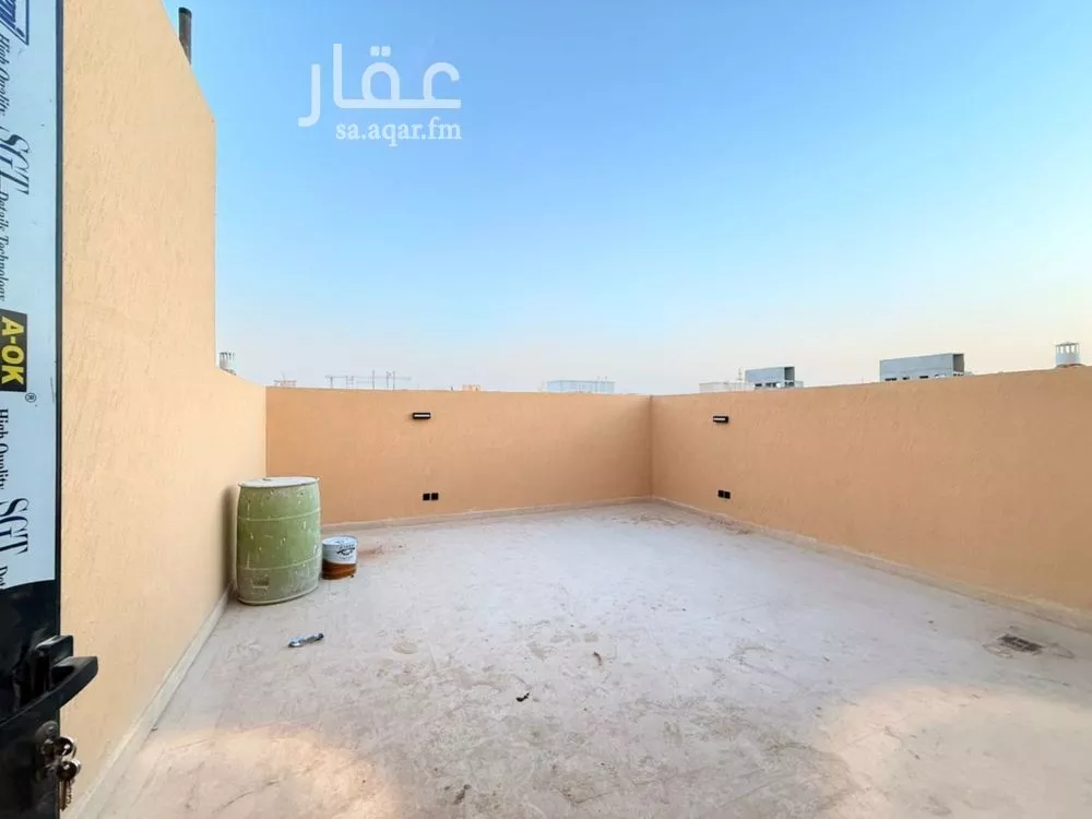 3 bedroom floor in As Suwaidi 12