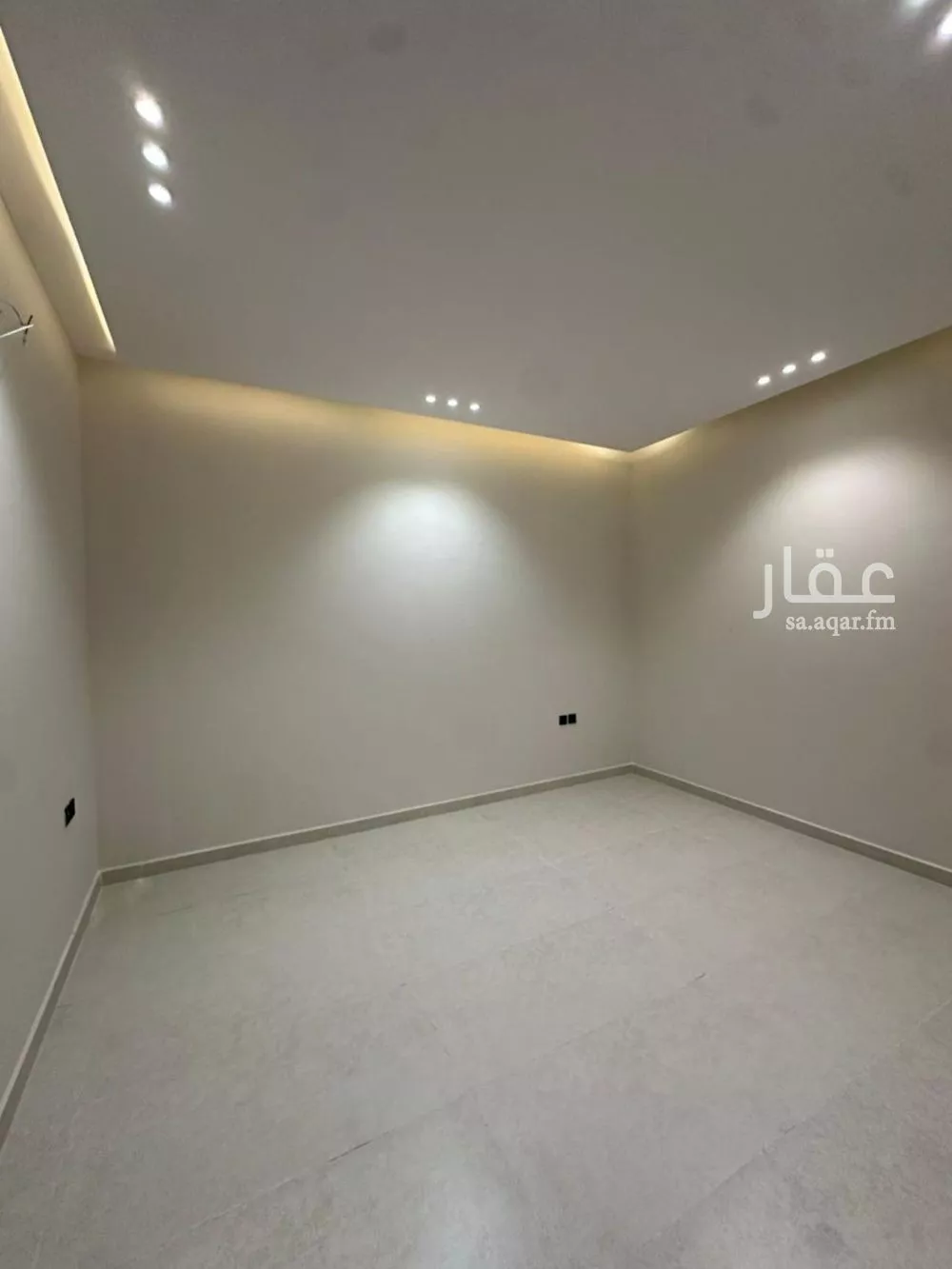 4 bedroom floor in Tuwaiq 8