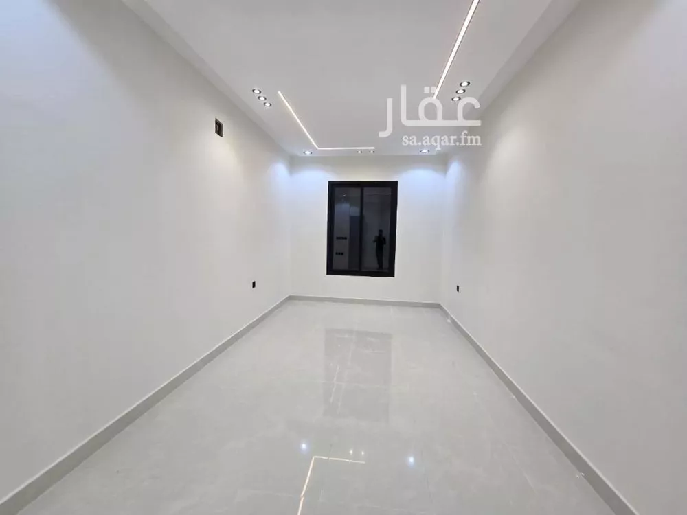 8 bedroom floor in Okaz 5