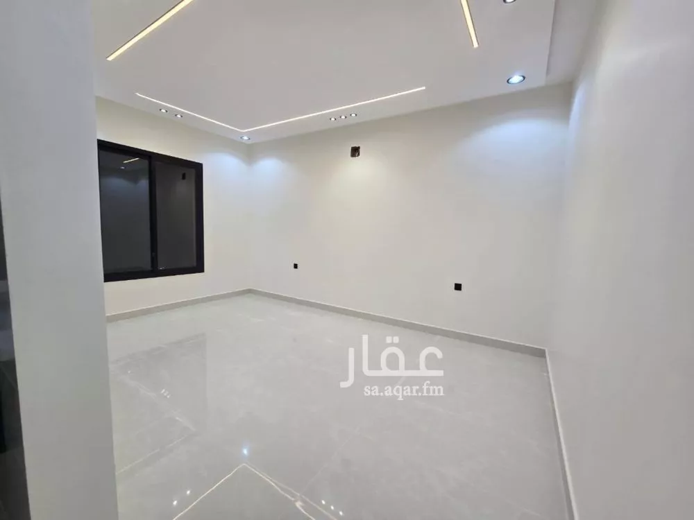 8 bedroom floor in Okaz 7