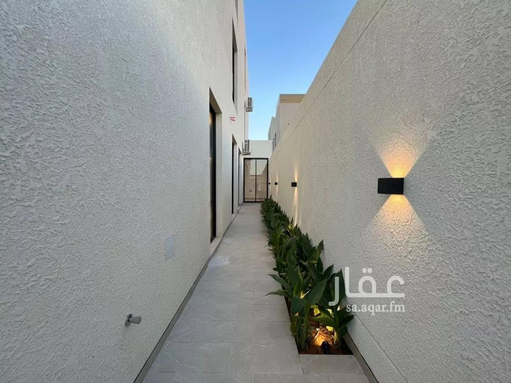5 bedroom floor in Al Aridh 4