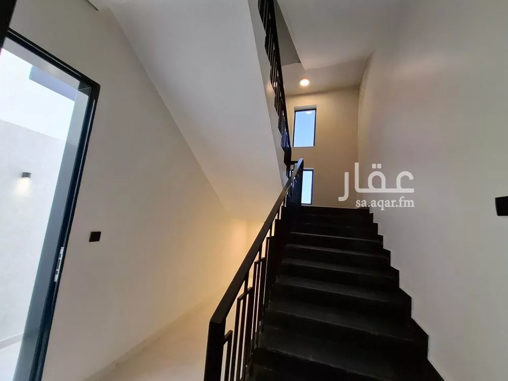 5 bedroom floor in Al Janadriyah 5