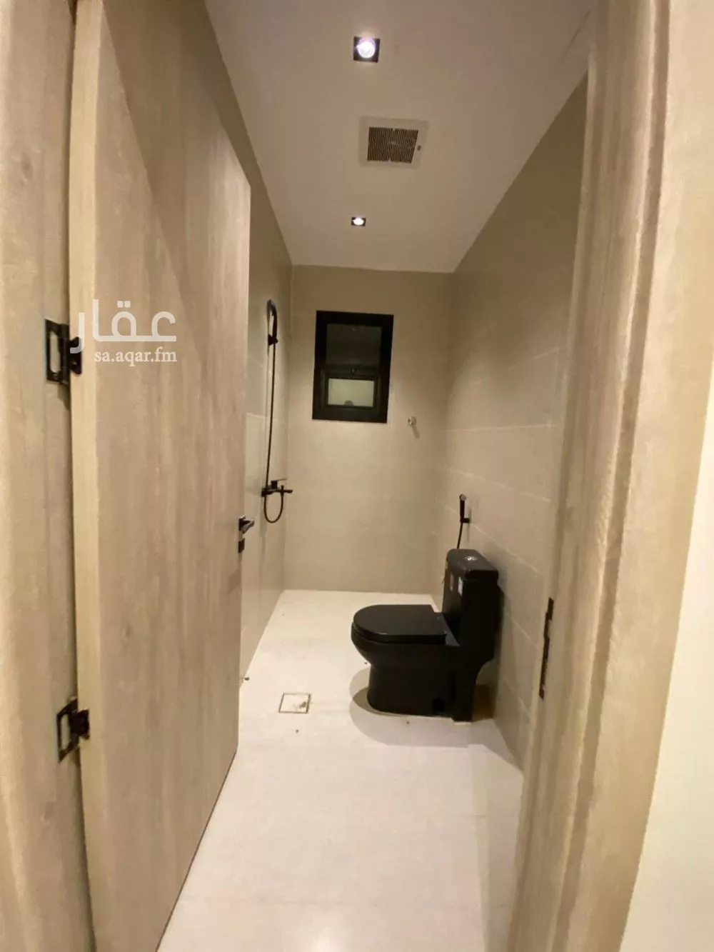 5 bedroom floor in Al Khaleej 8
