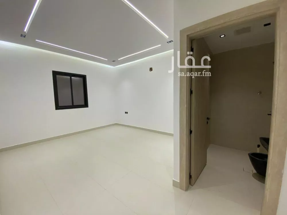 5 bedroom floor in Al Khaleej 10