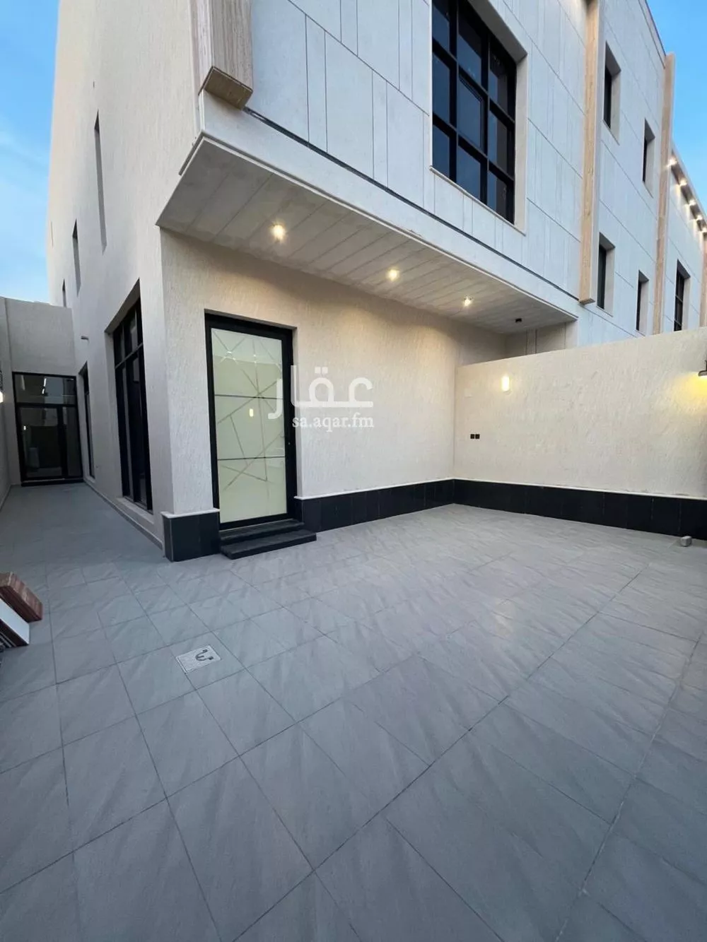 3 bedroom floor in Al Munsiyah 7