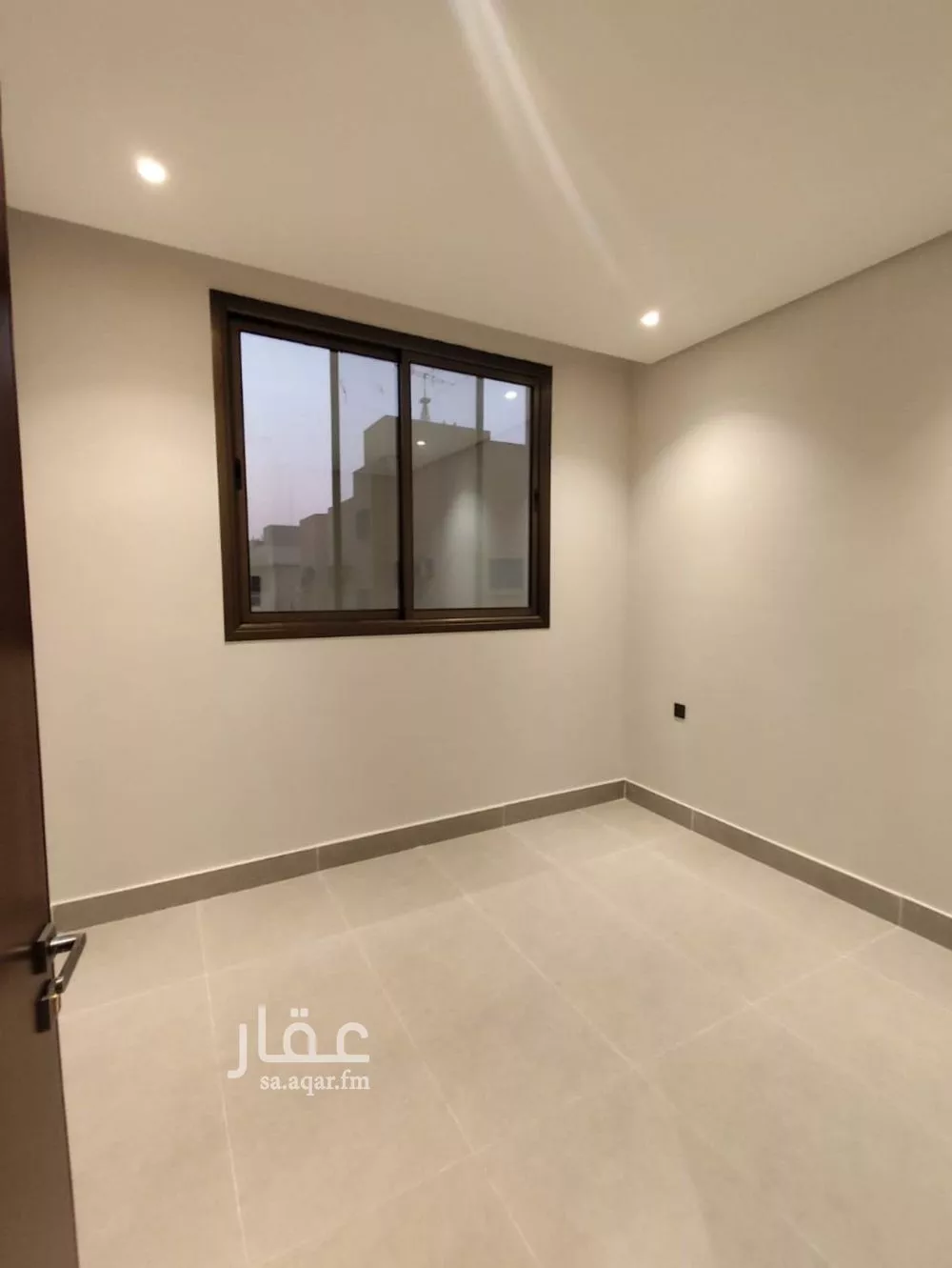 3 bedroom floor in As Suwaidi Al Gharabi 8