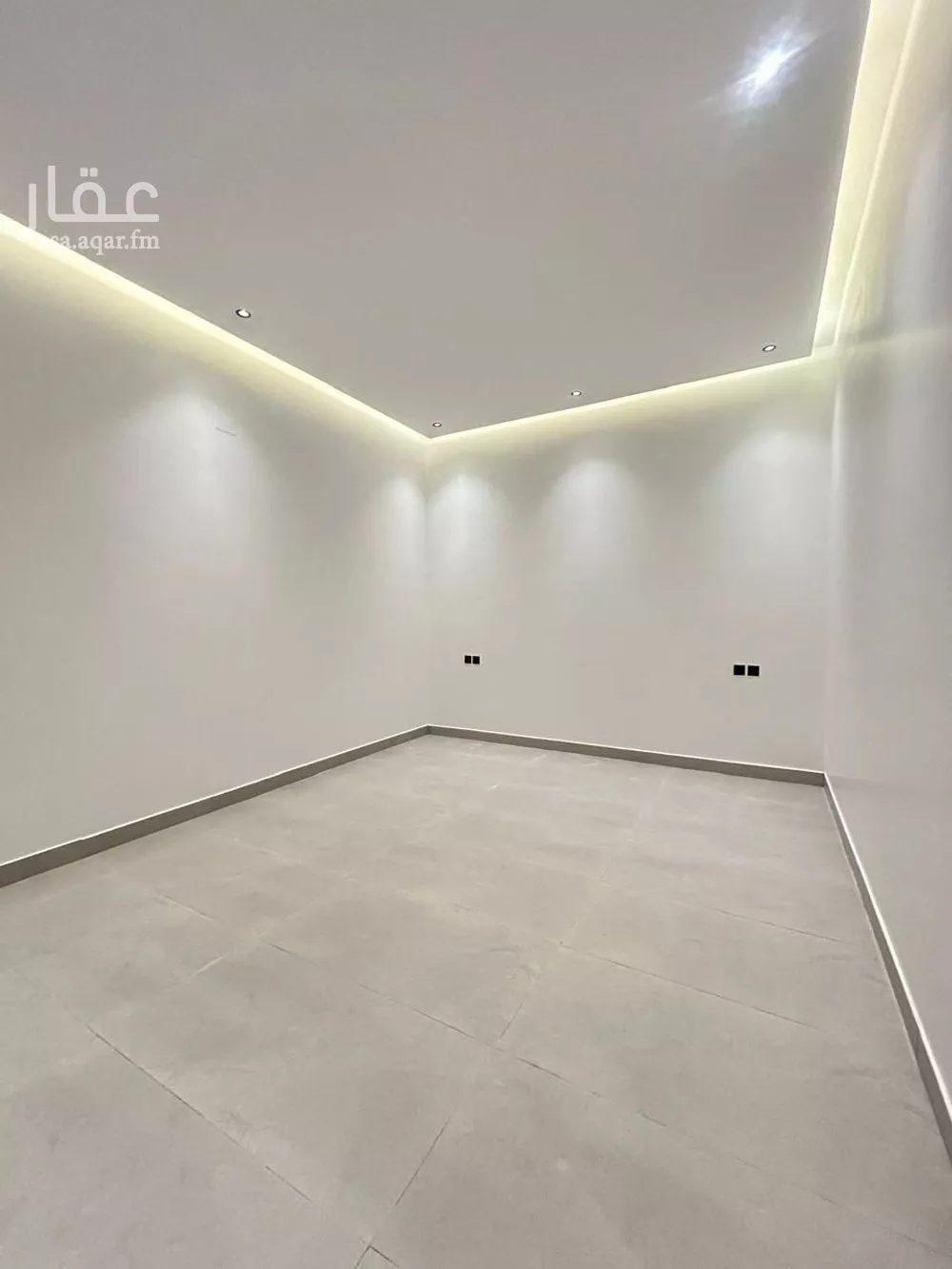 5 bedroom floor in Al Janadriyah 2