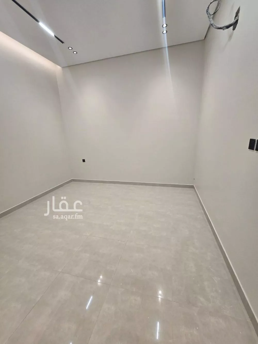 3 bedroom floor in Al Janadriyah 10