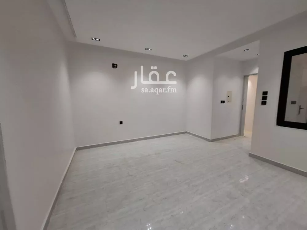 5 bedroom floor in Badr 4