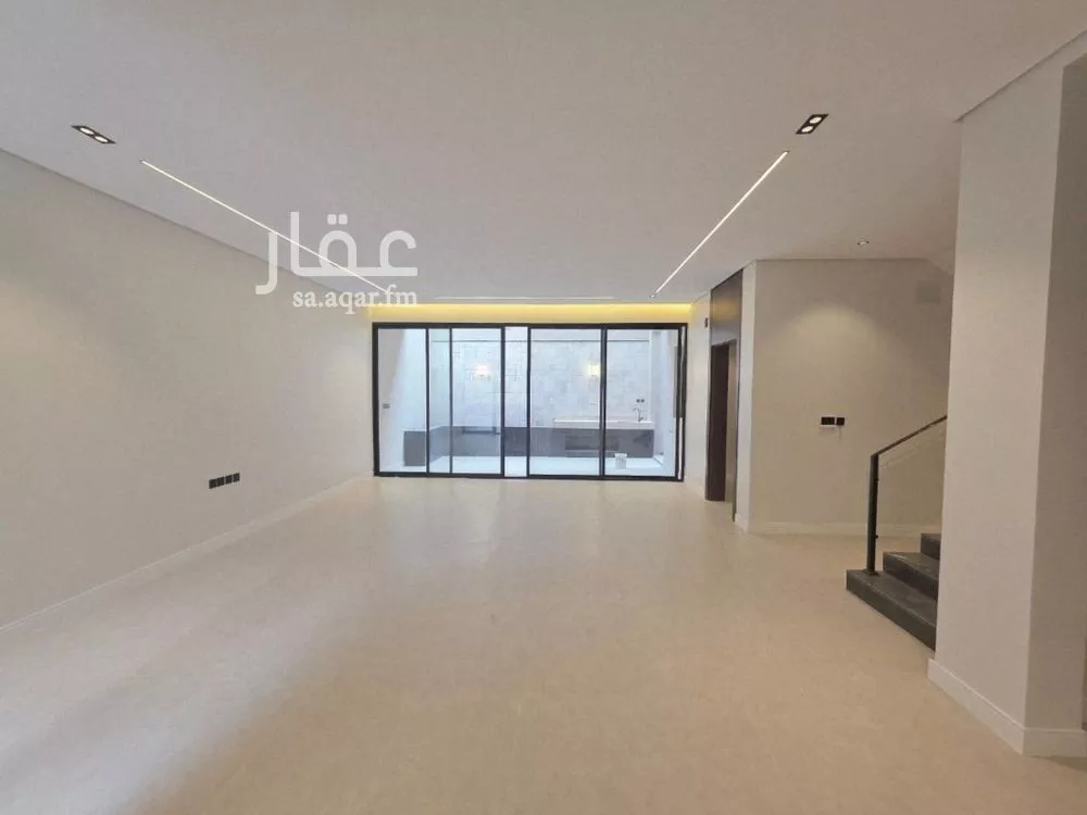 3 bedroom floor in As Suwaidi Al Gharabi 12