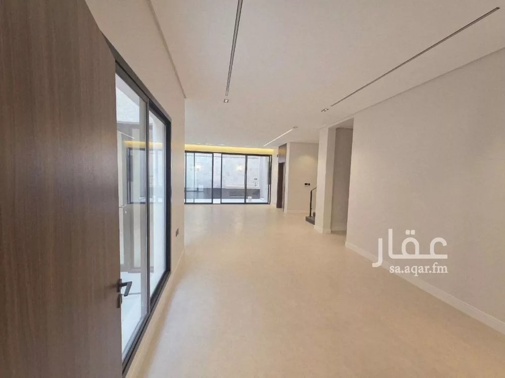 3 bedroom floor in As Suwaidi Al Gharabi 13