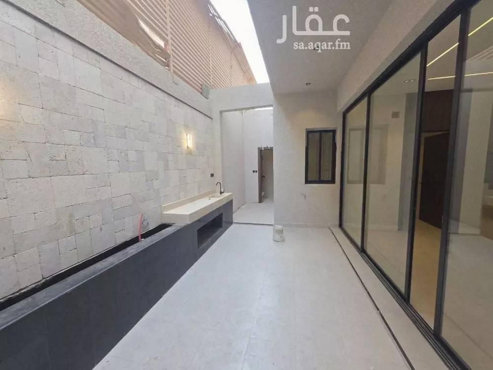3 bedroom floor in As Suwaidi Al Gharabi 4