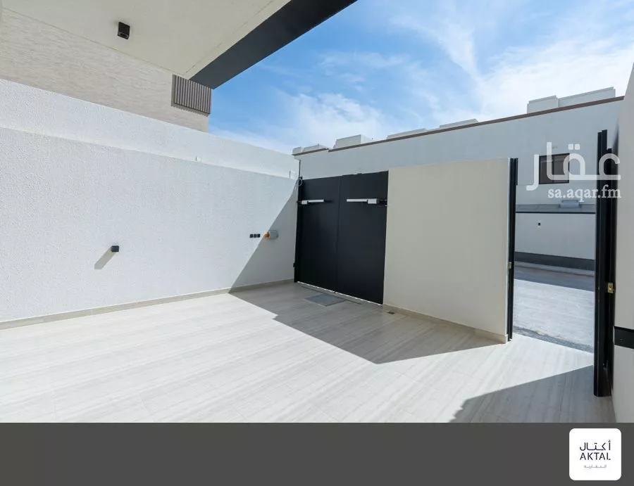 4 bedroom floor in Al Aridh 3