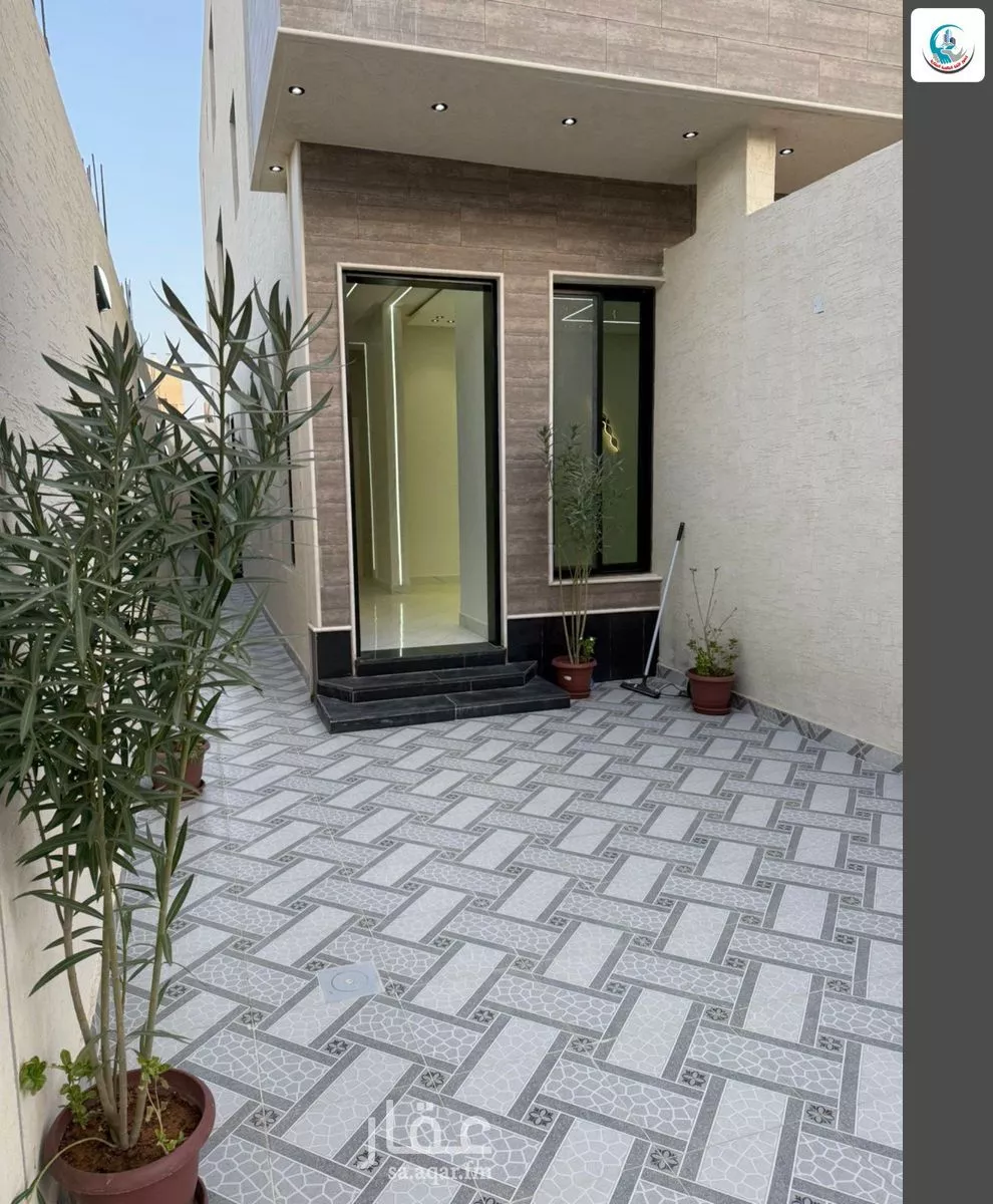 5 bedroom floor in Al Janadriyah 2