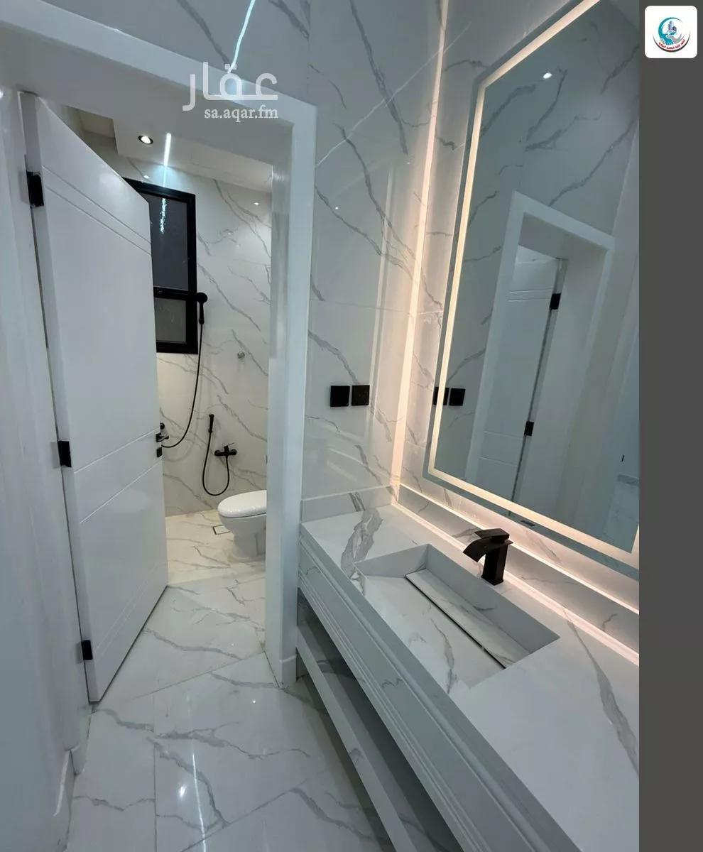 5 bedroom floor in Al Janadriyah 13
