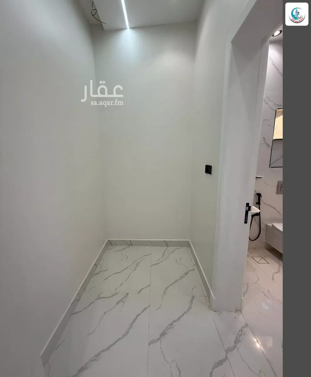 5 bedroom floor in Al Janadriyah 16