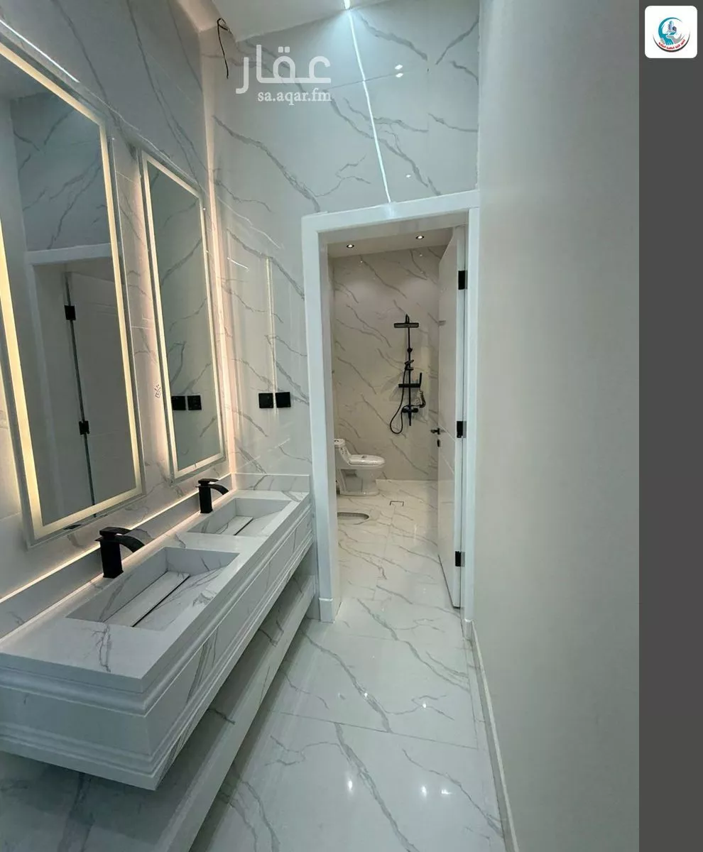 5 bedroom floor in Al Janadriyah 7