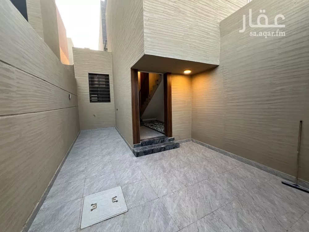 دور 6 غرف في المونسية 8