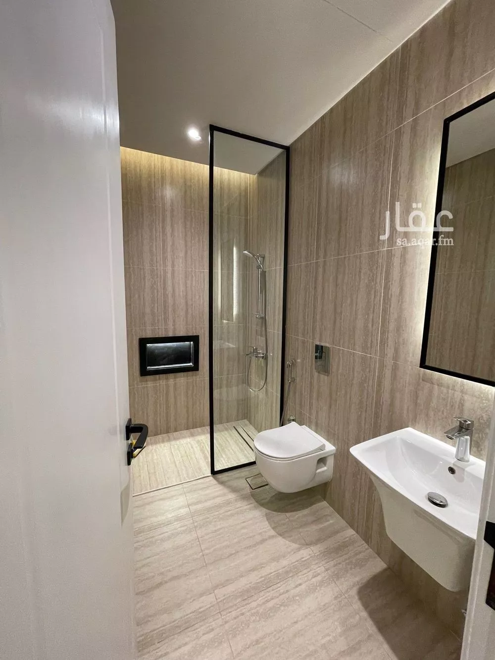 3 bedroom apartment in Al Rimal 8