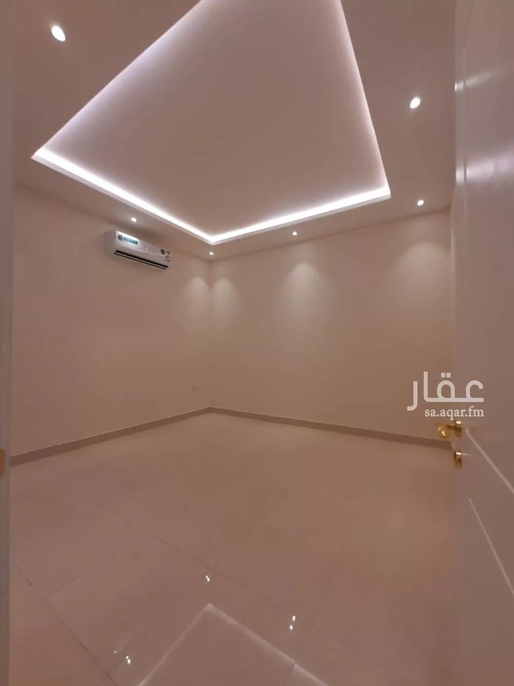 4 bedroom floor in Okaz 11