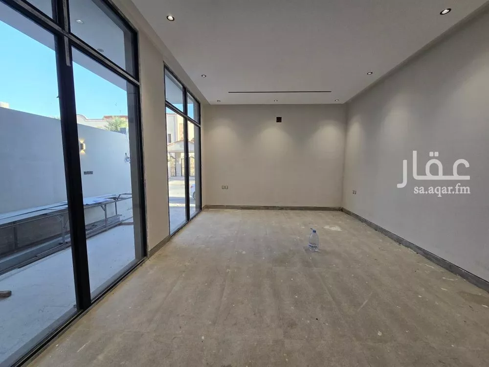 3 bedroom floor in Al Khaleej 12