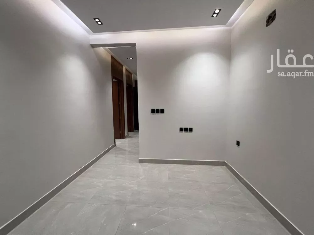 5 bedroom floor in Tuwaiq 7