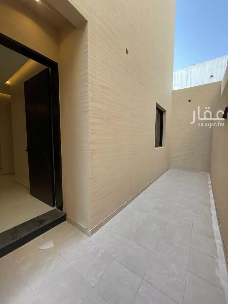 4 bedroom floor in Ash Sharq 5