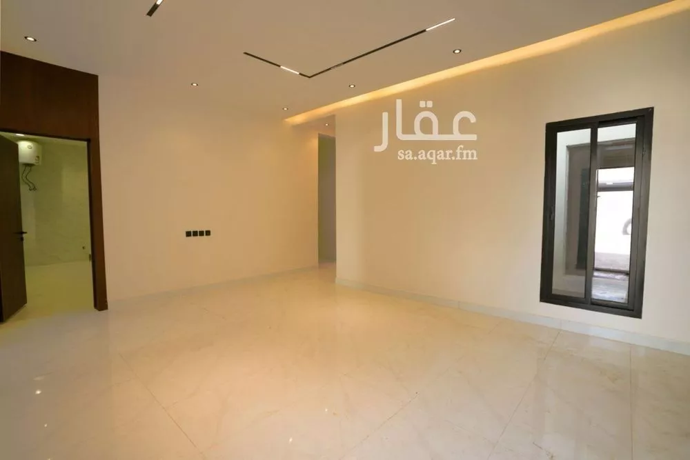 4 bedroom floor in Al Janadriyah 3