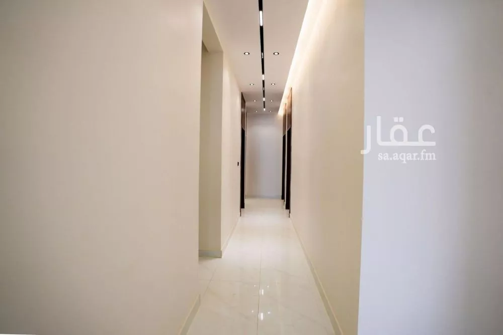 4 bedroom floor in Al Janadriyah 4