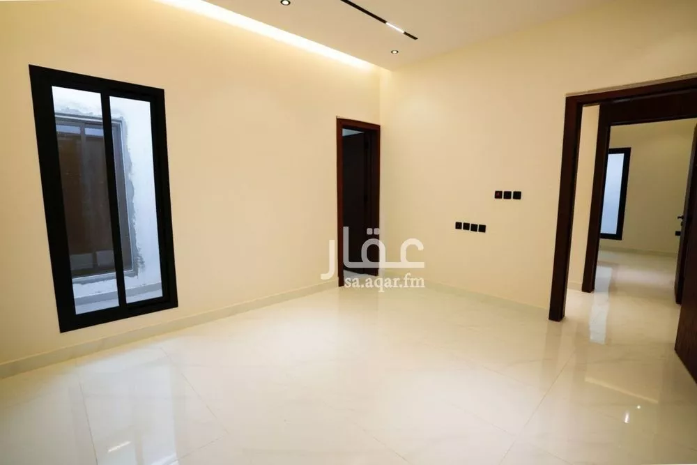 4 bedroom floor in Al Janadriyah 9