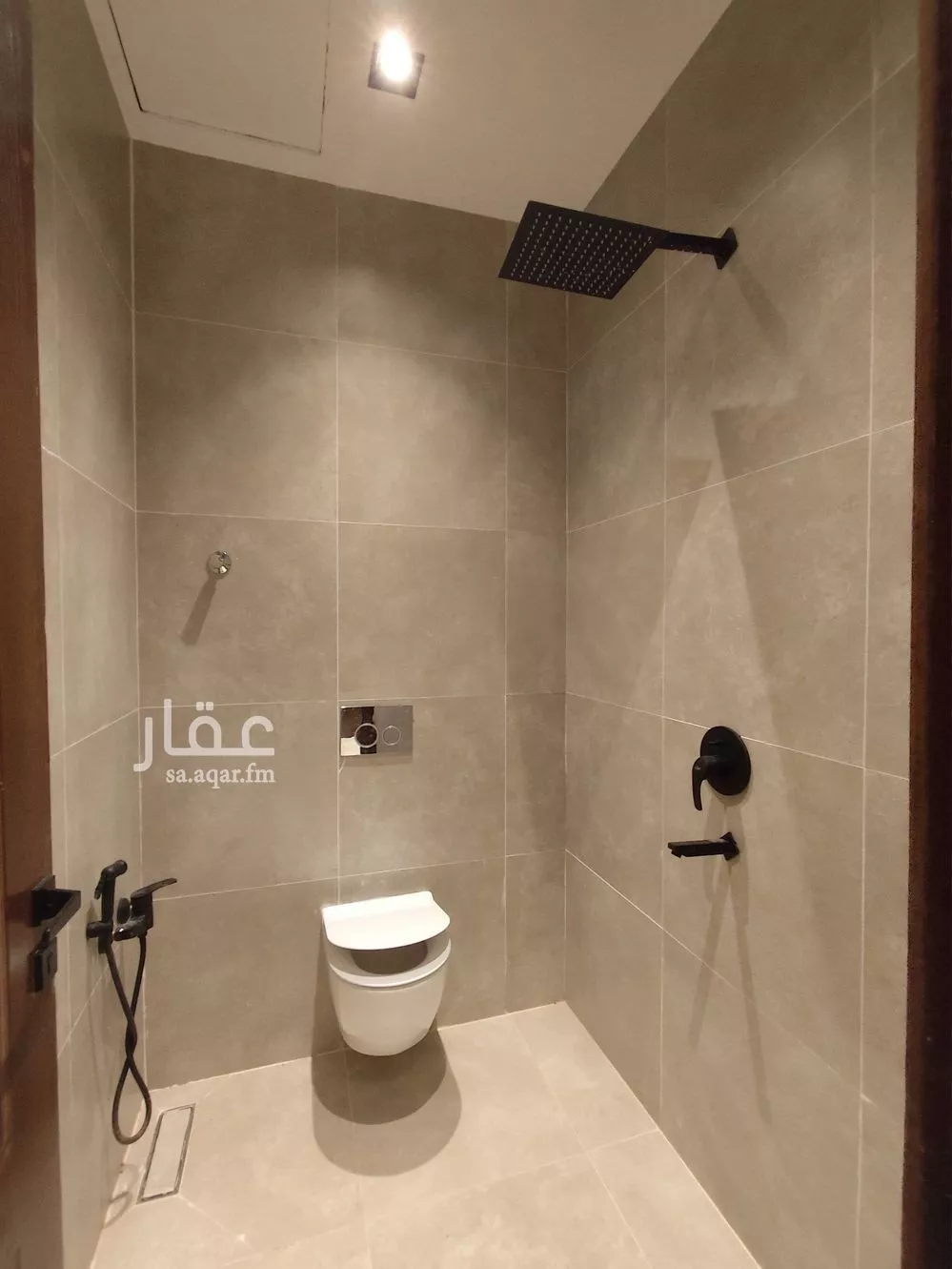 دور 4 غرف في المونسية 7