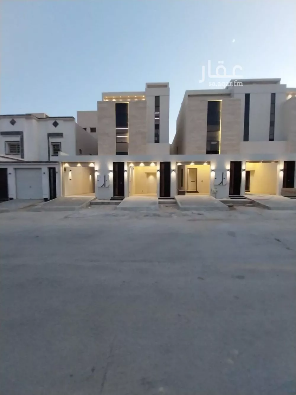 3 bedroom floor in Dhahrat Namar 2