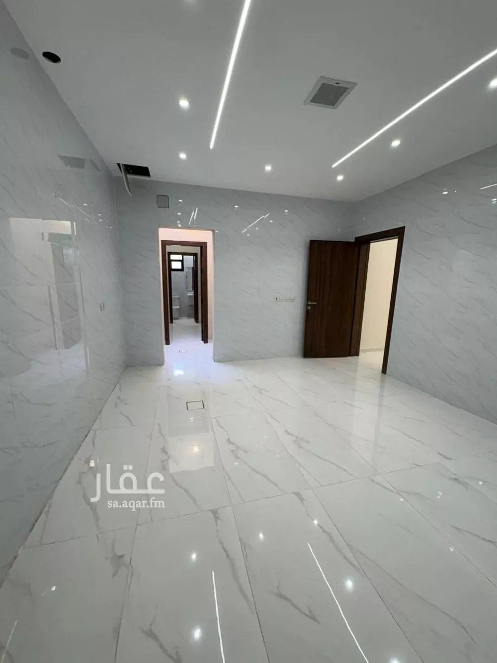 دور 5 غرف في السعادة 13