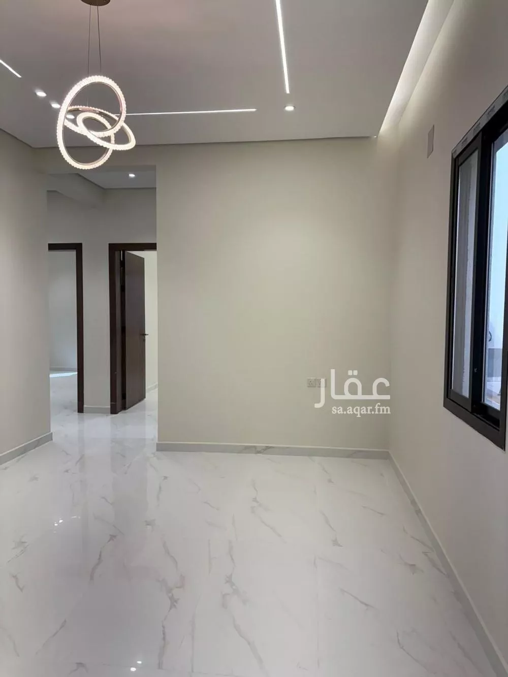 دور 5 غرف في السعادة 32
