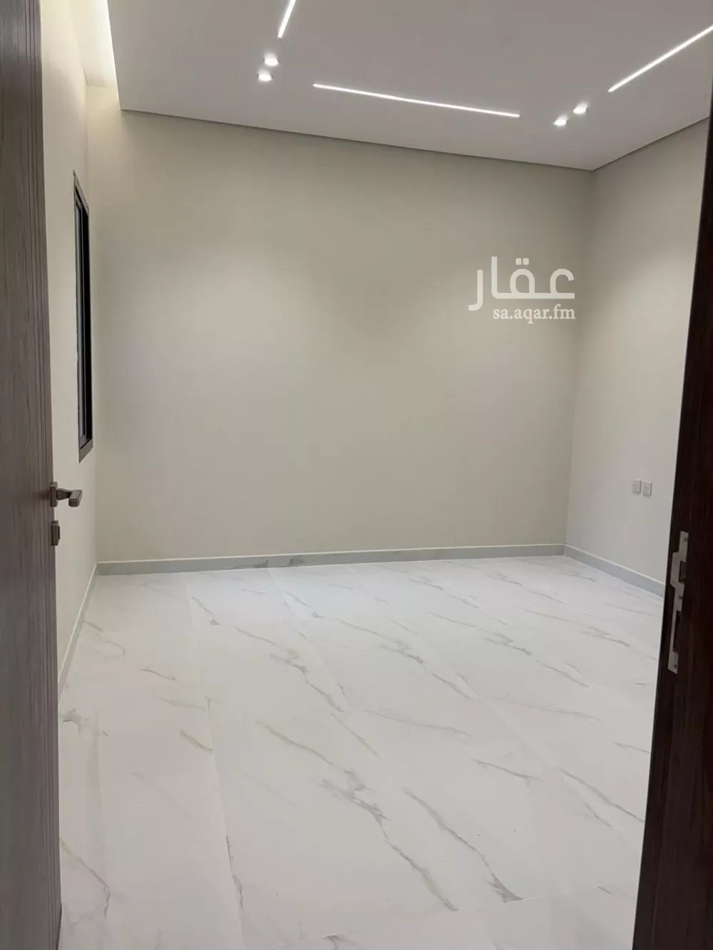 دور 5 غرف في السعادة 43