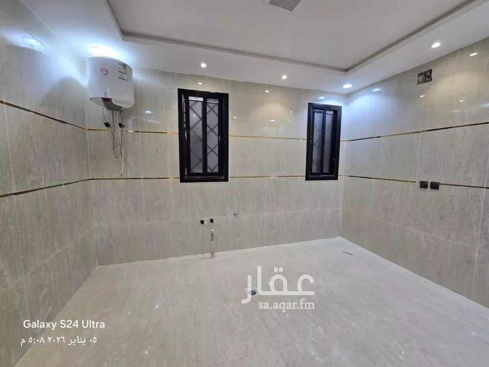 4 bedroom floor in Badr 8